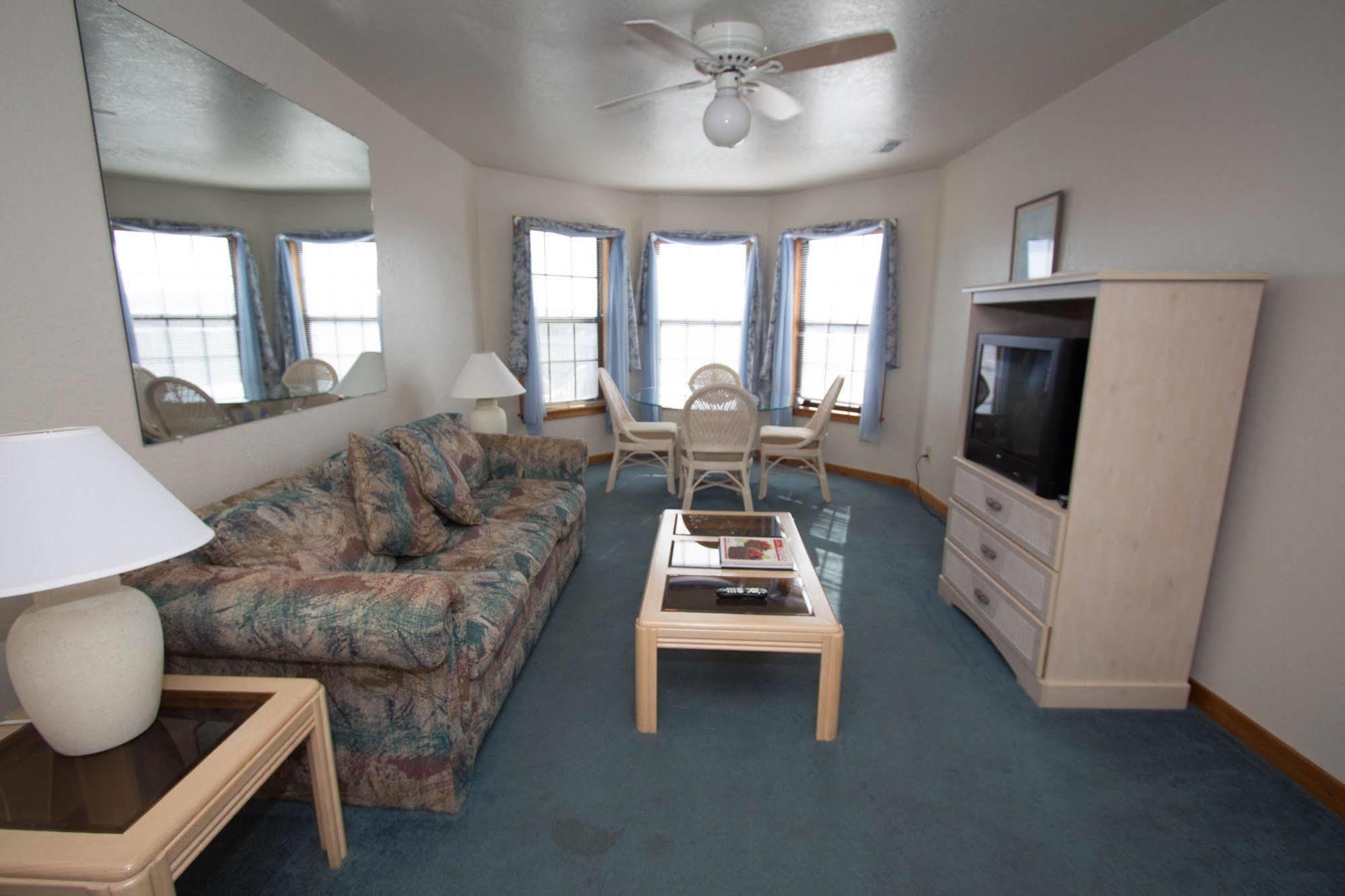 Hotel Barrier Island Station 3*