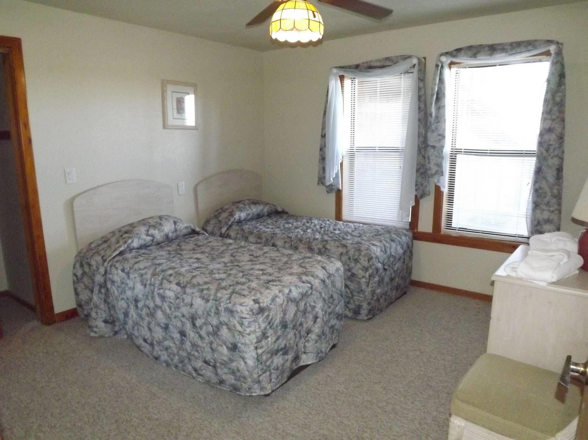 Barrier Island Station Hotel